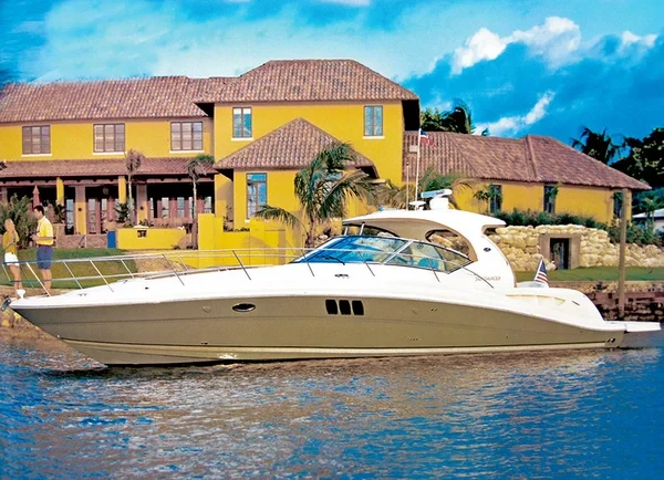 Sea Ray 455 - Boatscribe.com