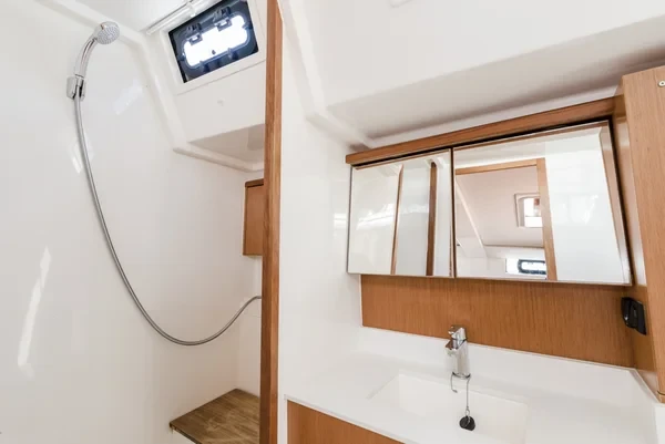 Bavaria C45 - Boatscribe.com