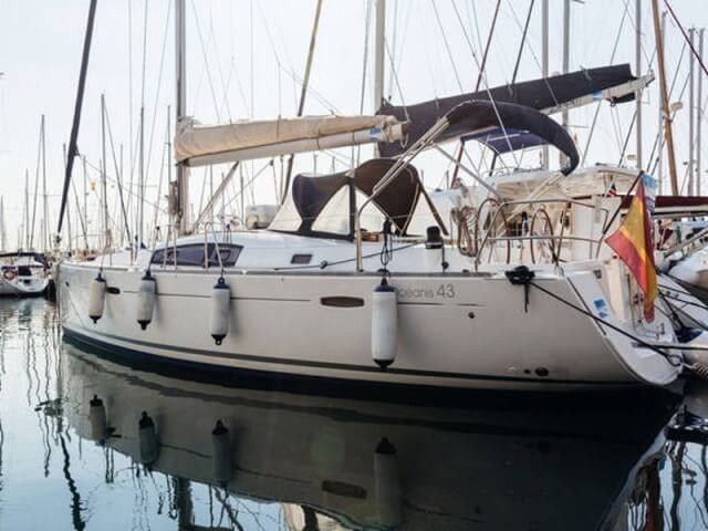 Oceanis 43 - Boatscribe.com