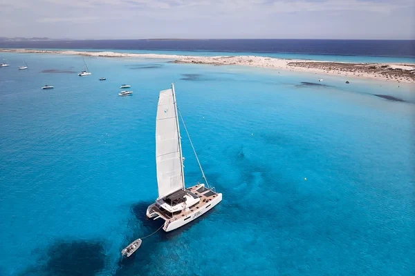 Lagoon 52 - Boatscribe.com