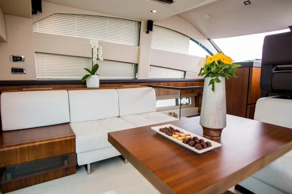 Fairline Squadron 42 - Boatscribe.com