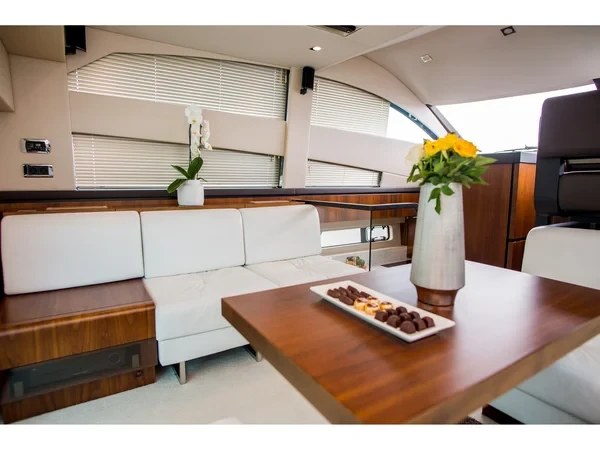 Fairline Squadron 42 - Boatscribe.com