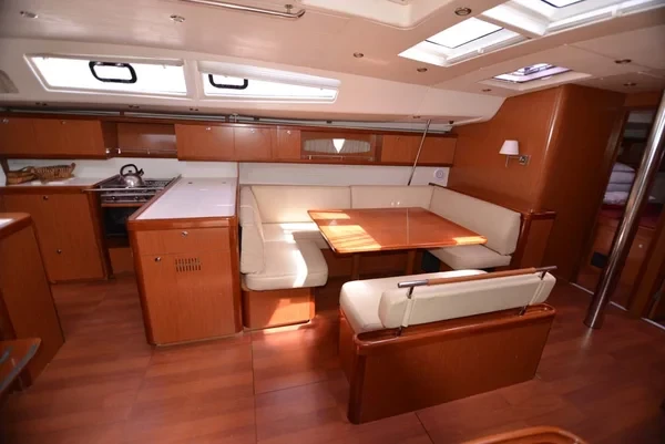 Oceanis 54 - Boatscribe.com