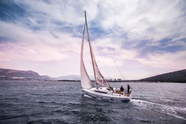 Salona 380 - Boatscribe.com
