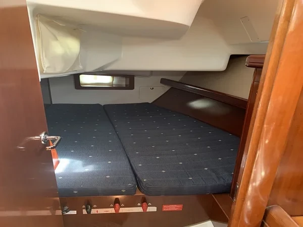 Oceanis 343 - Boatscribe.com