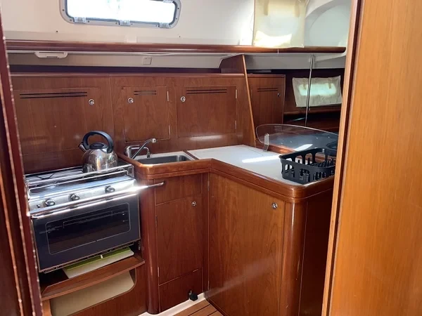 Oceanis 343 - Boatscribe.com
