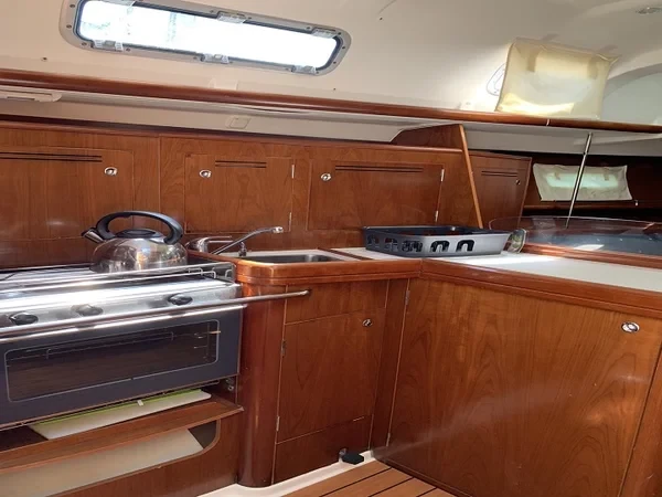 Oceanis 343 - Boatscribe.com