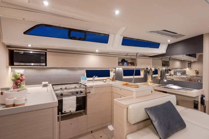 Oceanis 51.1 - Boatscribe.com