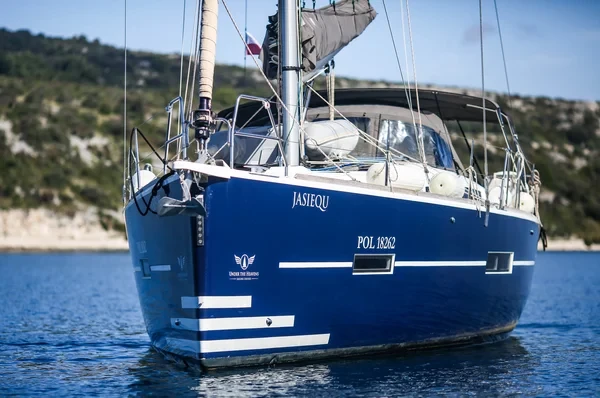 Dufour 412 GL - Boatscribe.com