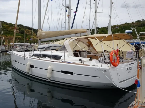 Dufour 412 GL - Boatscribe.com