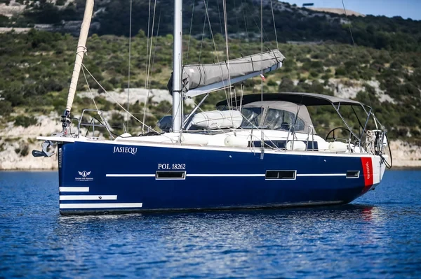 Dufour 412 GL - Boatscribe.com