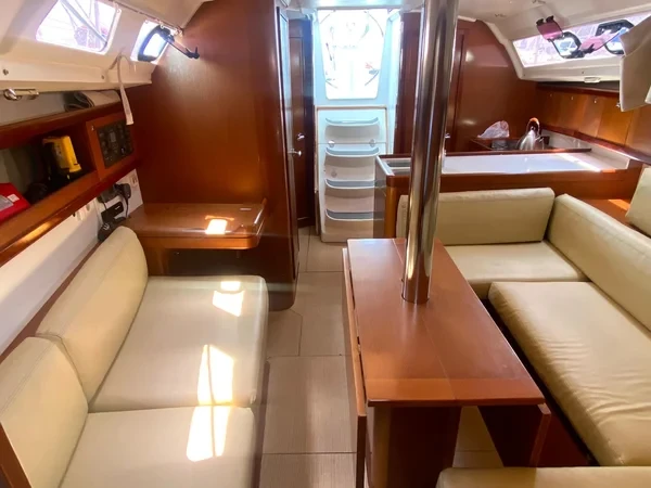 Oceanis 34 - Boatscribe.com
