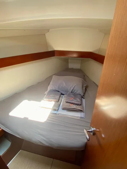 Oceanis 34 - Boatscribe.com
