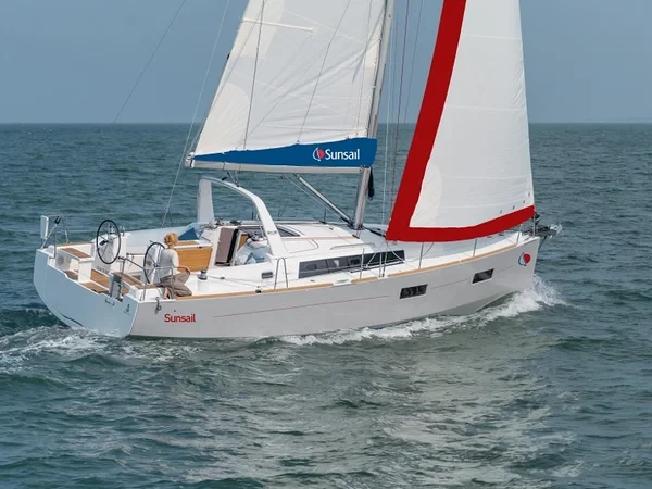 Oceanis 38 - Boatscribe.com