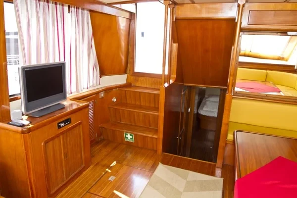 Staryacht 1940 - Boatscribe.com