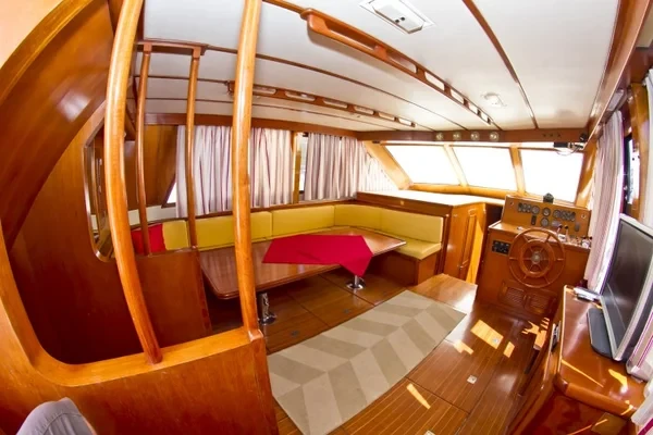 Staryacht 1940 - Boatscribe.com