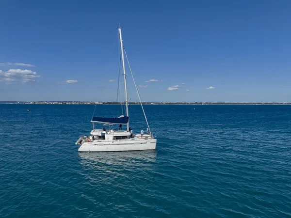 Lagoon 450 F - Boatscribe.com
