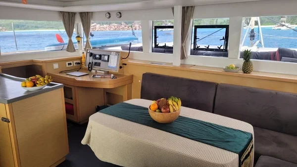 Lagoon 450 F - Boatscribe.com