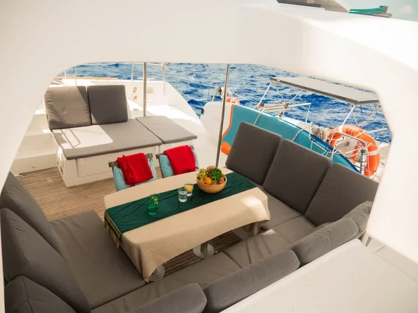Lagoon 450 F - Boatscribe.com