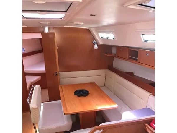 Bavaria 40 Cruiser - Boatscribe.com