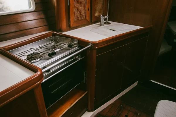 Oceanis 38.1 - Boatscribe.com