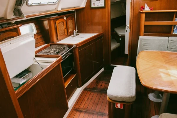 Oceanis 38.1 - Boatscribe.com