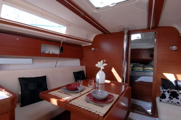 Dufour 335 GL - Boatscribe.com
