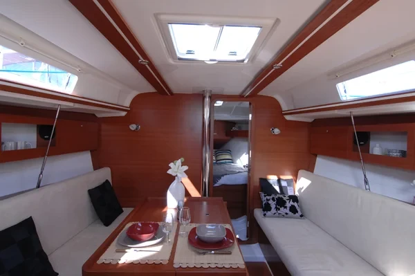 Dufour 335 GL - Boatscribe.com