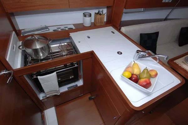 Dufour 335 GL - Boatscribe.com