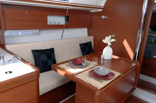 Dufour 335 GL - Boatscribe.com