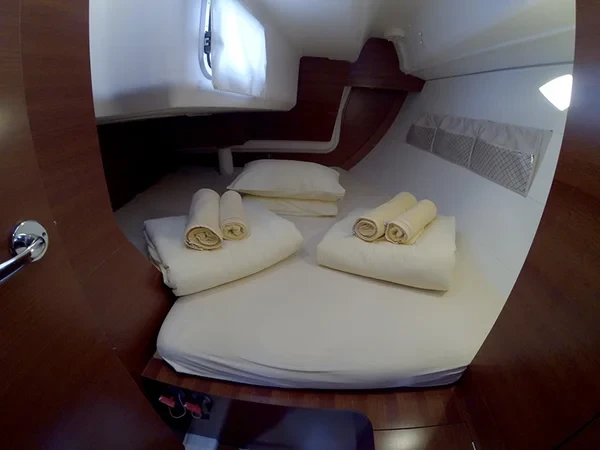Dufour 335 GL - Boatscribe.com
