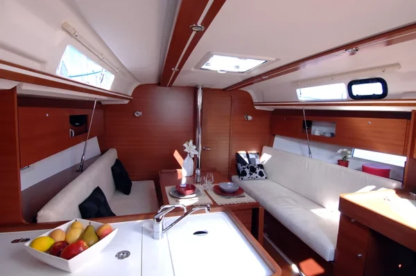 Dufour 335 GL - Boatscribe.com