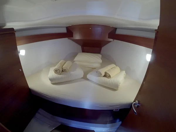 Dufour 335 GL - Boatscribe.com