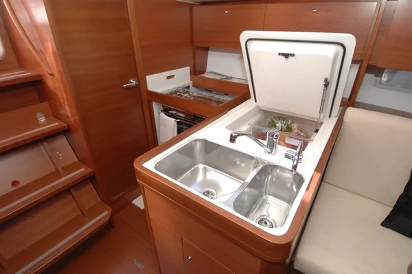 Dufour 335 GL - Boatscribe.com