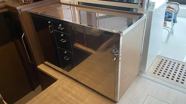 Lagoon 450 F - Boatscribe.com