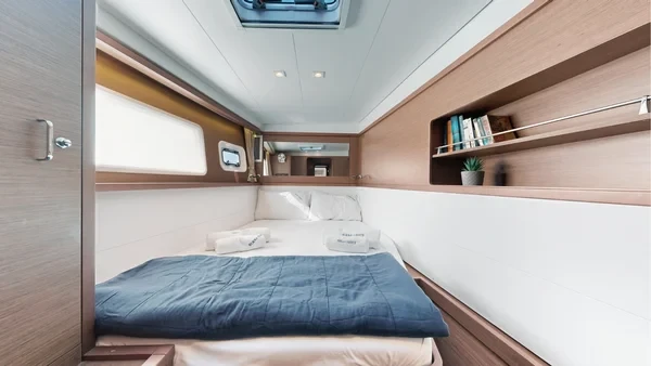 Lagoon 450 F - Boatscribe.com