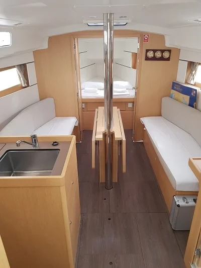 Oceanis 35.1 - Boatscribe.com