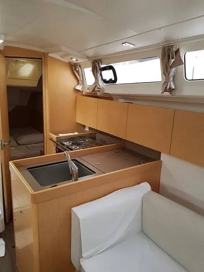 Oceanis 35.1 - Boatscribe.com