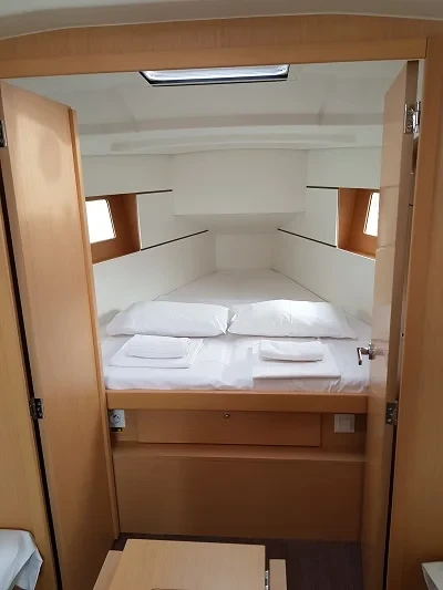 Oceanis 35.1 - Boatscribe.com
