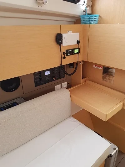 Oceanis 35.1 - Boatscribe.com
