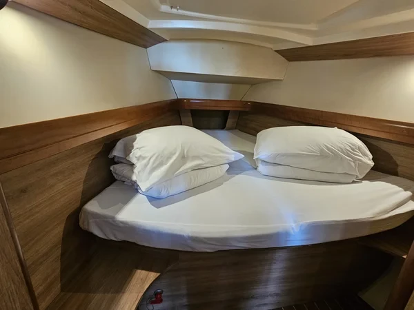 Sun Odyssey 42i - Boatscribe.com