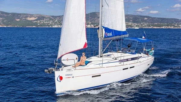 Sun Odyssey 419 - Boatscribe.com