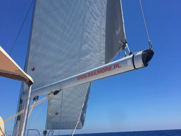 Oceanis 40 - Boatscribe.com