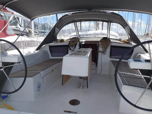 Dufour 430 Grand Large - Boatscribe.com