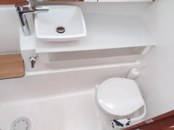 Dufour 430 Grand Large - Boatscribe.com