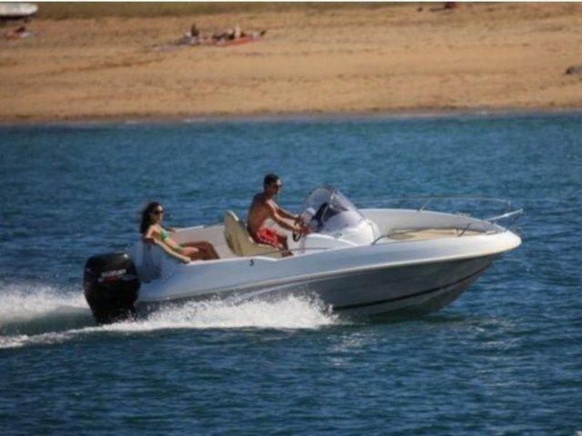 Beneteau Flyer 550 - Boatscribe.com