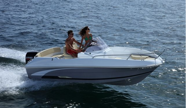 Beneteau Flyer 550 - Boatscribe.com