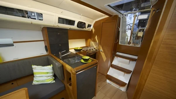 Sun Odyssey 349 - Boatscribe.com