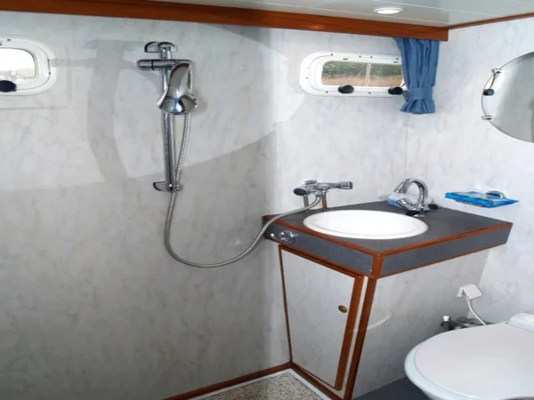 De Drait Renal 50 - Boatscribe.com