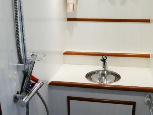 De Drait Renal 36 - Boatscribe.com